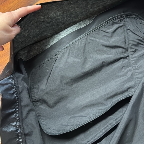 🖤 FRENCH CONNECTION Faux Leather Raincoat ☔ Size: M (fits oversized) - Picture 7 of 8